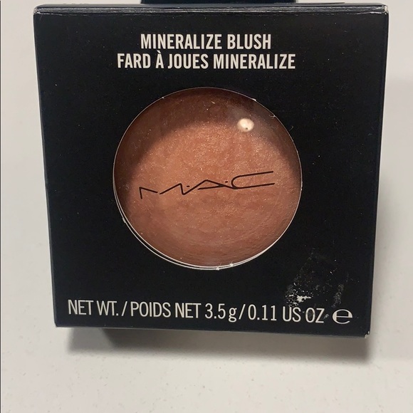 MAC makeup bundle - Picture 3 of 4